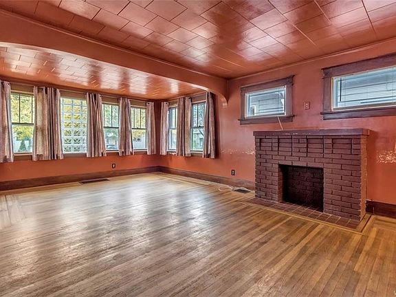2nd image of 210 Dartmouth Ave
