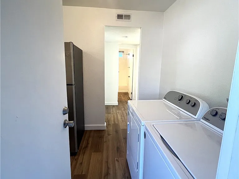 133 Francesca Dr — Photo 32