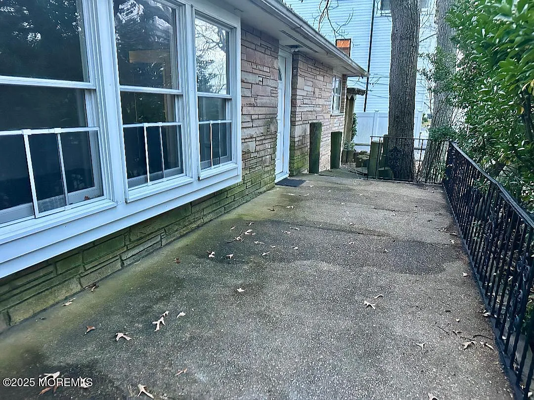 Building Photo - 297 Cambourne Dr