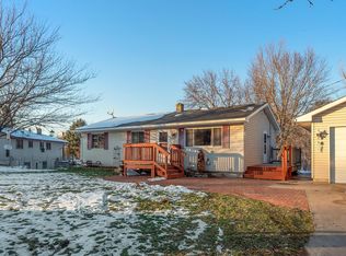 30140 Norelius Dr, Lindstrom, MN 55045