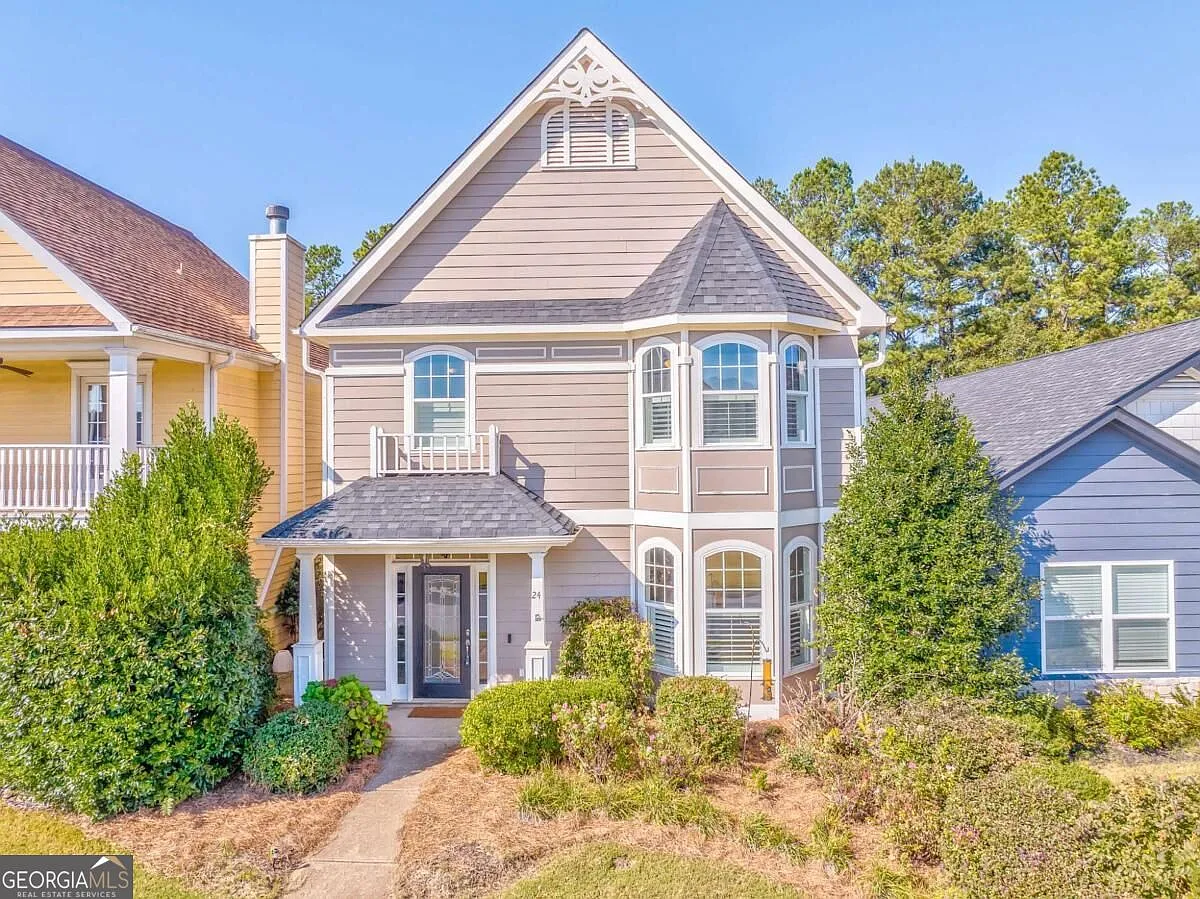 4 bed, 3.5 bath, 2758 sqft, $2,200 — Photo 1
