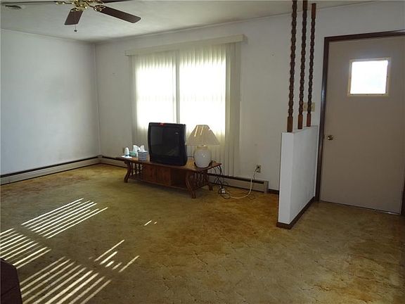 2nd image of 1839 Sylvan Ave