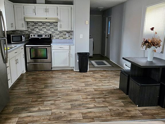 4th image of 211 Esplanade St