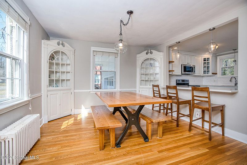 3rd image of 32 Douglas Road