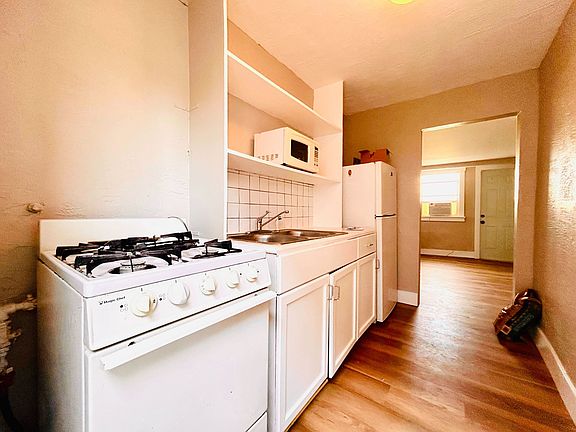 5th image of 111 S Grandview Ave #106