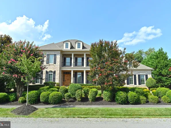 9642 Maymont Dr, Vienna, VA 22182