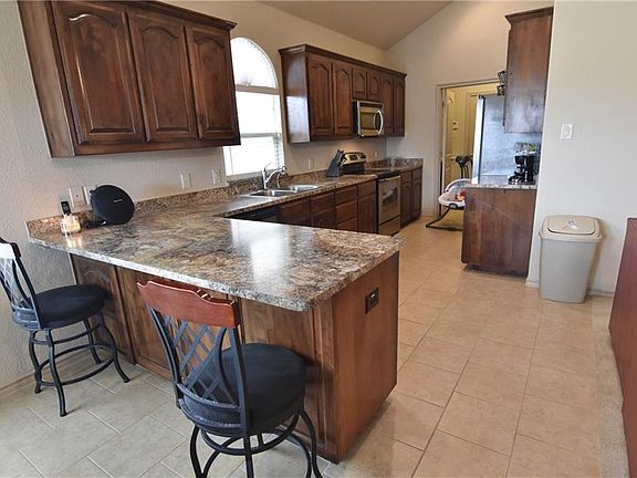 5th image of 906 Prairie Smoke Ln