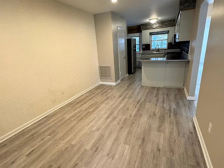 5407 N Suwanee Ave #B — Photo 6