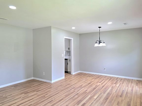 5th image of 5 Apple Cir