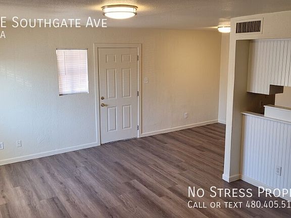 3rd image of 4630 E Southgate Ave