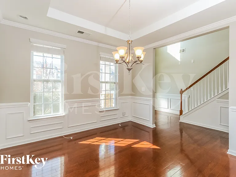 1023 Potomac Rd — Photo 3