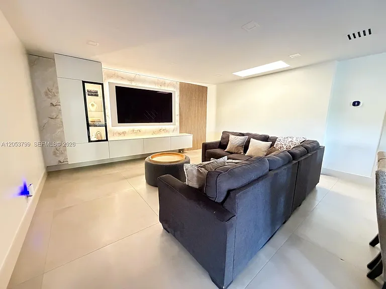 10950 SW 40th Ct — Photo 18