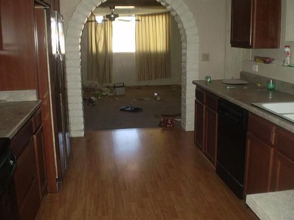 5th image of 2957 W Port Royale Ln