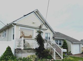 278 W Lido Promenade, Lindenhurst, NY 11757