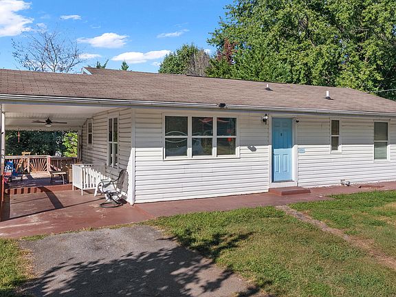 2nd image of 1327 Carmichael St