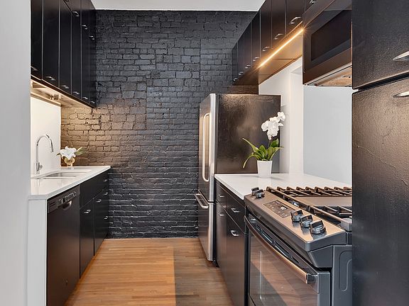 5th image of 335 W 87th St #Penthouse 5