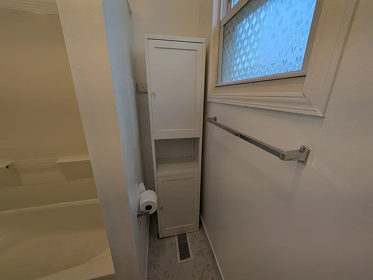 243 W Webster St — Photo 8