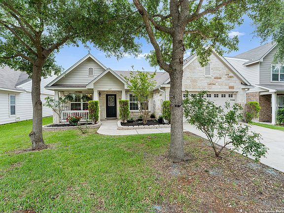 3rd image of 117 Carmel Dr