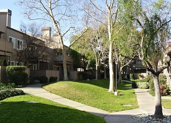 2nd image of 4831 Pine Forest Pl