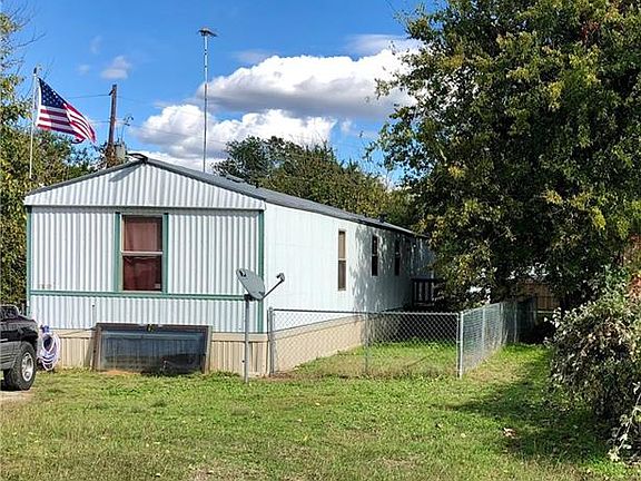 3rd image of 1832 Pelican Dr N