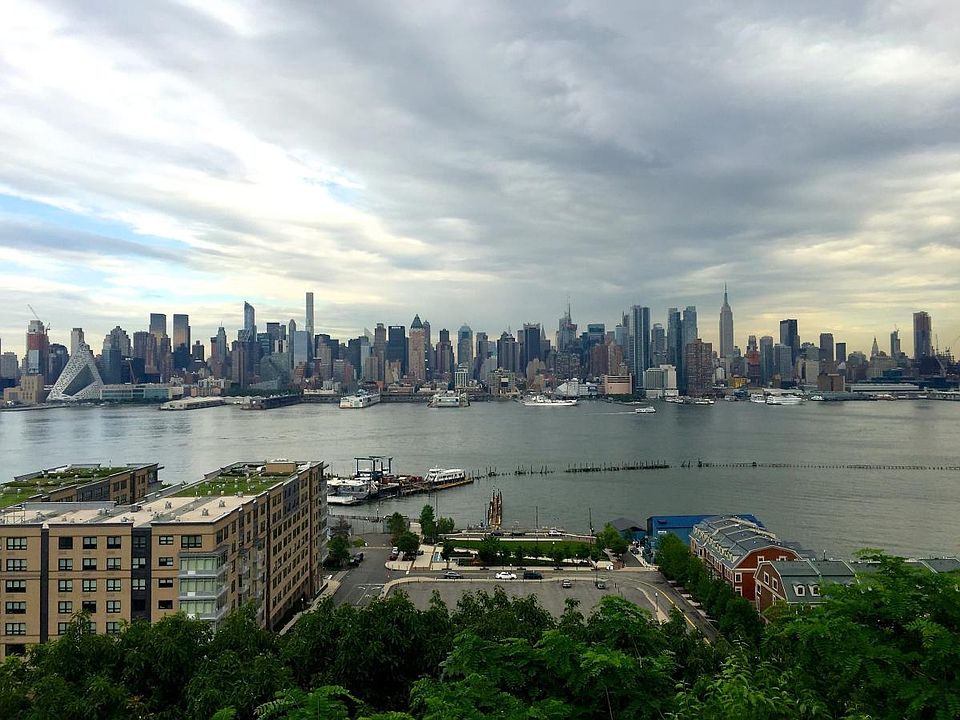 NYC View from Blvd E
