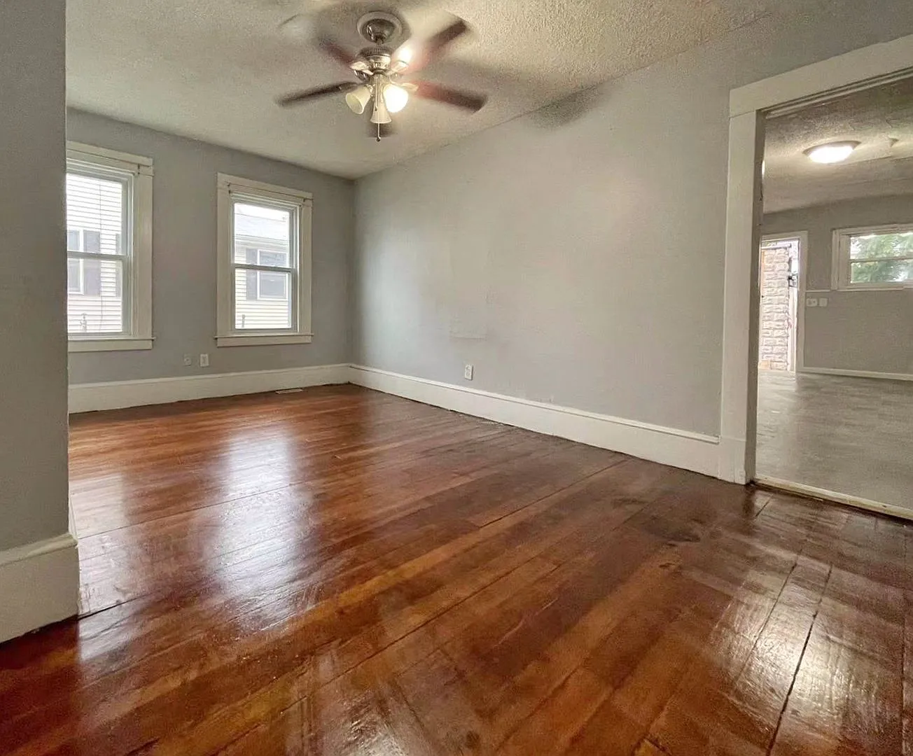 27 Loring St — Photo 3