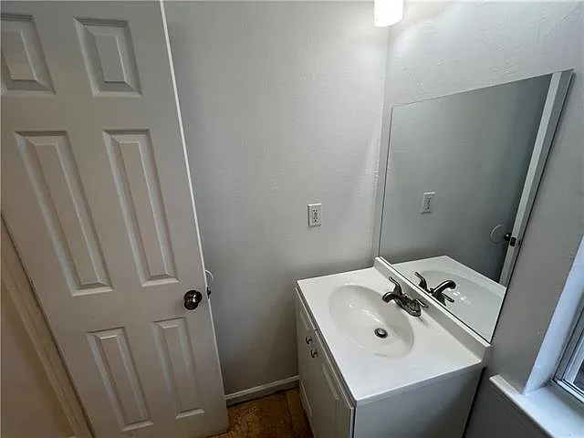 7702 Belcrest Pl — Photo 9
