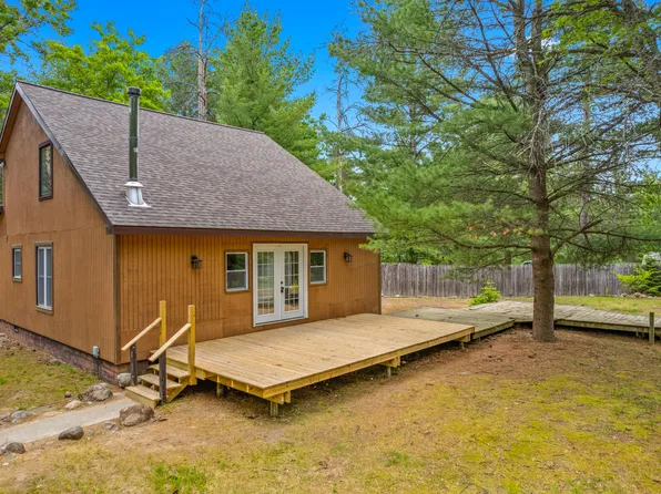 4054 W Kneeland Rd, Lewiston, MI 49756
