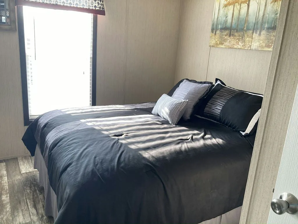 1 bed, 1.0 bath, 385 sqft, $1,200 — Photo 4