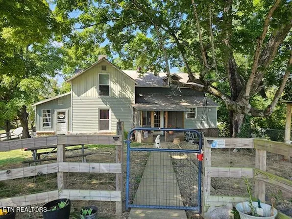 359 Depot St, Vonore, TN 37885