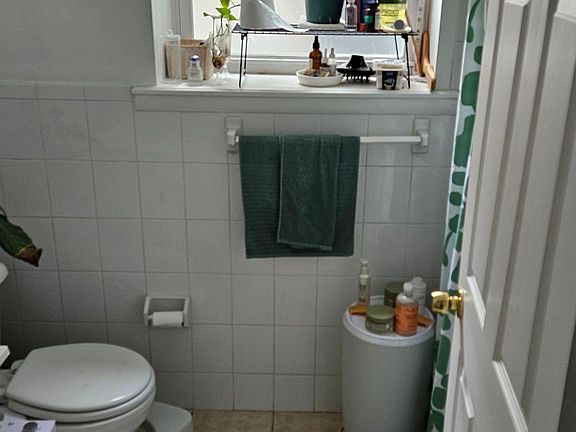 3rd image of 155 W Girard Ave #2