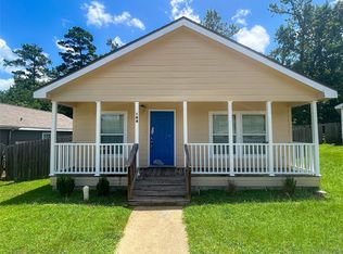 164 Varsity Dr, Huntsville, TX 77340