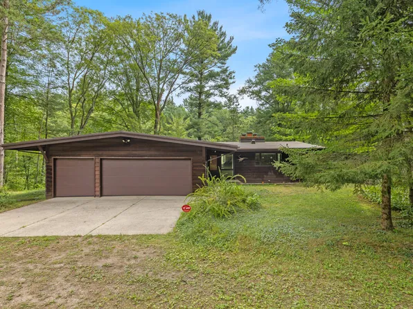 21802 W Lake Montcalm Rd, Howard City, MI 49329