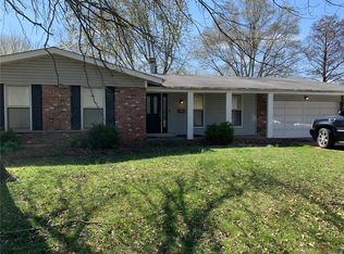 13935 Old Halls Ferry Rd, Florissant, MO 63034