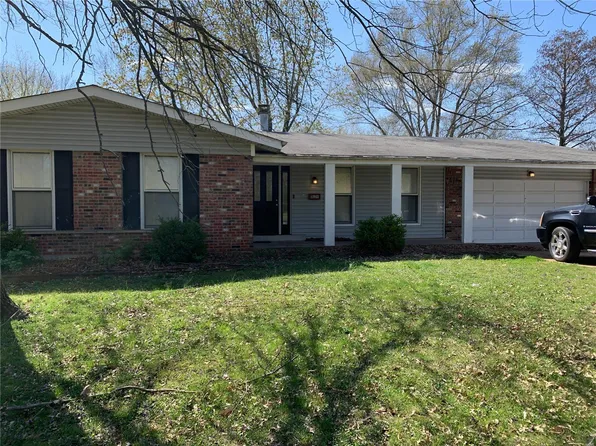 13935 Old Halls Ferry Rd, Florissant, MO 63034