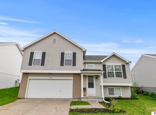 15405 Grebe St, Bennington, NE 68007