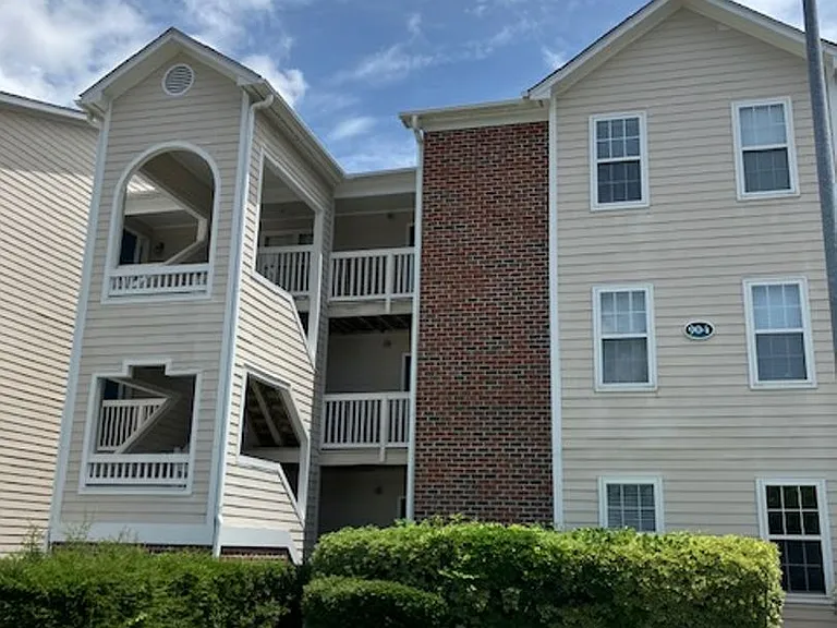 904 Litchfield Way #J — Photo 1