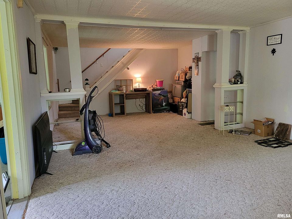 303 N 2nd St, La Harpe, IL 61450 Zillow