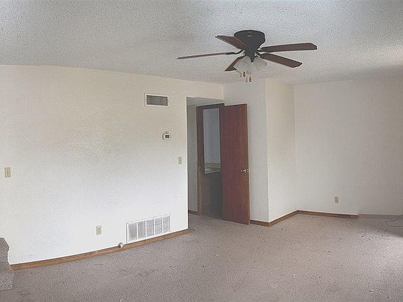 3rd image of 1215 N Pacific Ave
