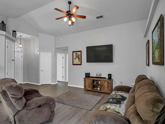 3rd image of 2126 Durell Ln