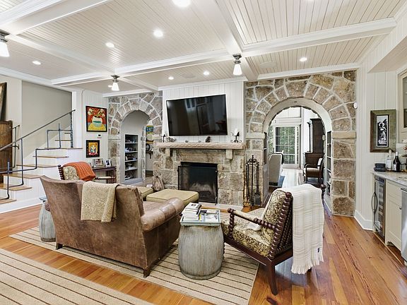24th image of 167 Pollywood Ln