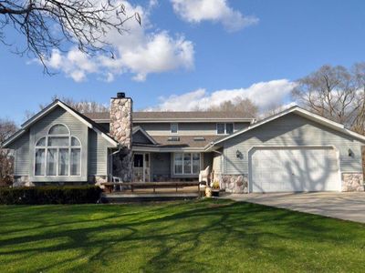 37330 Valley Rd, Oconomowoc, WI, 53066
