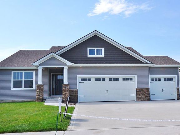 2nd image of 671 Nw Autumn Crest Drive