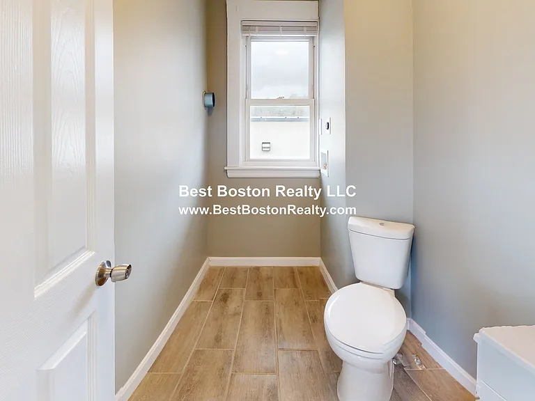 3943 Washington St #1 — Photo 14
