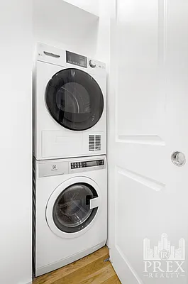 Laundry, photo 1