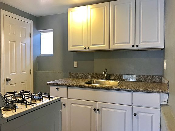 2nd image of 858 Raven St #1