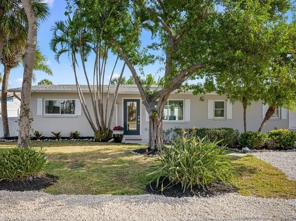 211 85th St, Holmes Beach, FL 34217