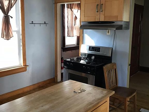 3rd image of 2519 N Bartlett Ave #B