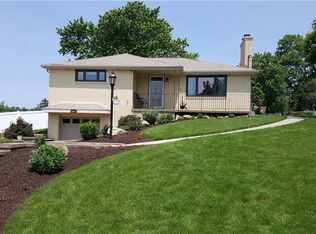 11469 Seminole Dr, Irwin, PA 15642