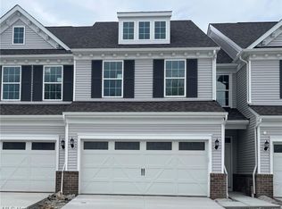 975-4 Memory Ln, Aurora, OH 44202